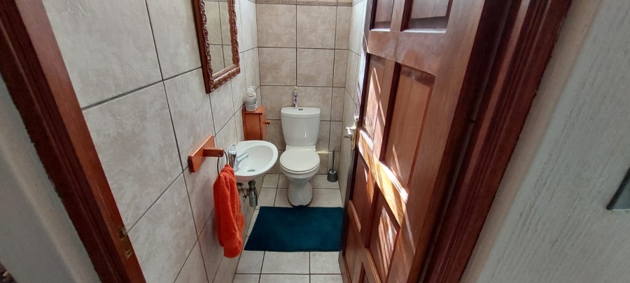 8 Bedroom Property for Sale in Grimbeeck Park North West